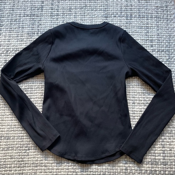 Year of Ours Black Ribbed Knit Long Sleeve Top Size Medium - Picture 5 of 6